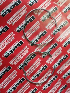 PIERŚCIEŃ ZABEZPIECZAJĄCY DO LAG ZAWIESZENIA PRZÓD BETA RR 400/450/520 2010 OEM 020340140000 ZESTAW 2 SZT 