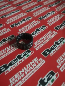ŁOŻYSKO DŻWIGNI KICK STARTERU BETA REV 250/270 EVO 125/200/250/300 2T 2000-2021 OEM 16.14300.000