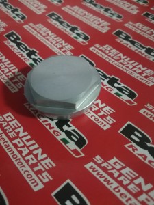 ZATYCZKA MOCOWANIA OŚKI PRZEDNIEGO KOŁA BETA RR 4T 400/450/525/520   2005-2010 OEM  2910032000                                                                          