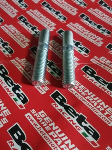 ŚRUBY MOCOWANIA CYLINDRA BETA RR 250/300 2T 2013-2021 XTRAINER 250/300 2T 2015-2021 OEM C24760020000 KPL.  2 SZT 