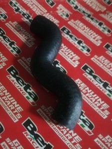 Wąż termostatu lewy dolny  BETA RR 4T 350/390/430/450/480/498/520 2010-2019 OEM 020390020000