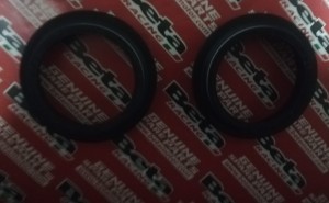 USZCZELNIACZE PRZECIWPYŁOWE BETA TRIAL REV 2T/4T 125/200/250/270 2000-2008 EVO 125/200/250/290/300 2009-2013 OEM 1041471000 KPL 2 SZT 