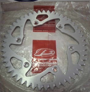 ZĘBATKA NAPĘDOWA TYLNIA BETA RR 400/450/520 2010-2012 OEM 1289496000